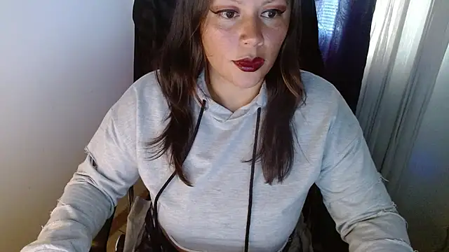 Snapshot of miss_evoleth2 chatting on 19, 6, 2026 miss evoleth2 online show from 19, 6, 2026