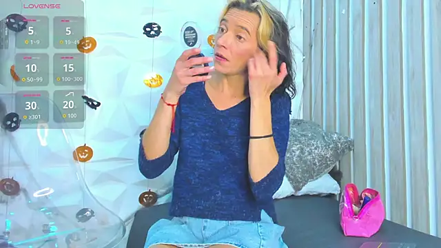 MarieMyller online show from 10, 10, 2025