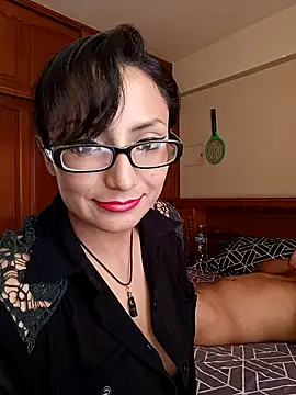 Lucy Chery online show from 19, 12, 2025