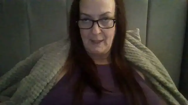 Snapshot of Tillieuk chatting on 17, 12, 2025 Tillieuk online show from 17, 12, 2025