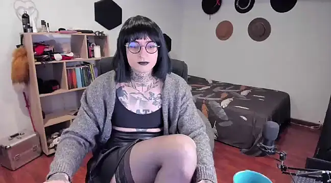 ShiiraVelkor online show from 25, 1, 2025