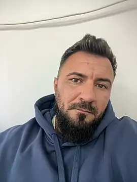 Snapshot of UrsuKing chatting on 5, 3, 2025 UrsuKing online show from 5, 3, 2025