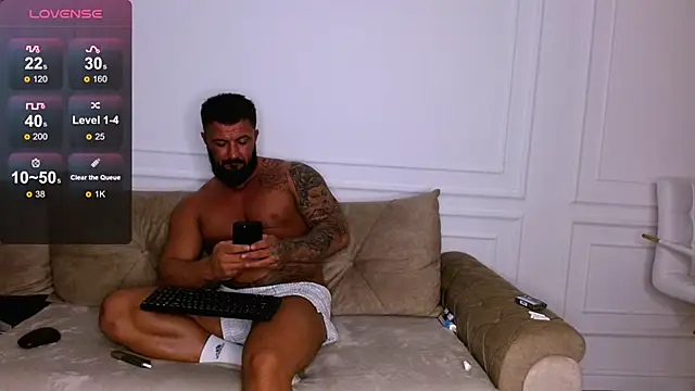 Snapshot of UrsuKing chatting on 28, 12, 2024 UrsuKing online show from 28, 12, 2024