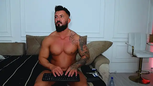 Snapshot of UrsuKing chatting on 8, 2, 2025 UrsuKing online show from 8, 2, 2025