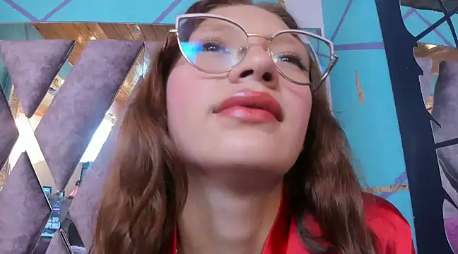 Snapshot of LARICSABLUE chatting on 7, 3, 2025 LARICSABLUE online show from 7, 3, 2025
