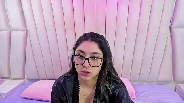 Lucy Anall  online show from 11, 2, 2026