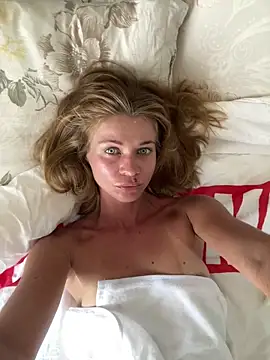 Snapshot of -OliWow- chatting on 9, 3, 2025 -OliWow- online show from 9, 3, 2025