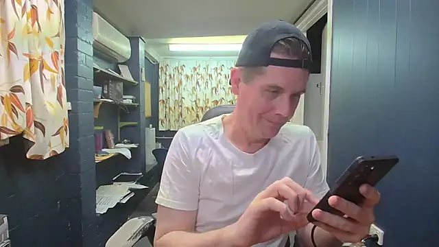 tilobinder online show from 19, 12, 2025