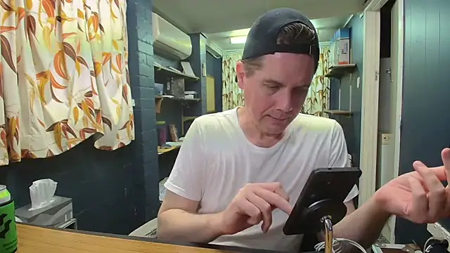 tilobinder online show from 22, 12, 2025