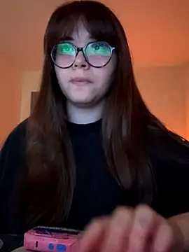 Snapshot of CutiePie3 chatting on 3, 12, 2025 CutiePie3 online show from 3, 12, 2025