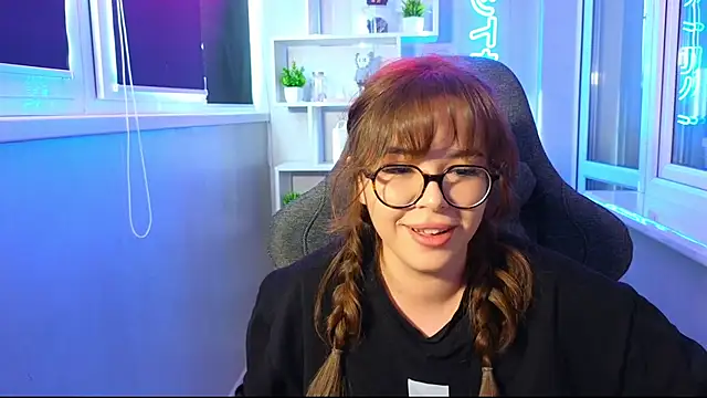 Snapshot of CutiePie3 chatting on 30, 11, 2025 CutiePie3 online show from 30, 11, 2025