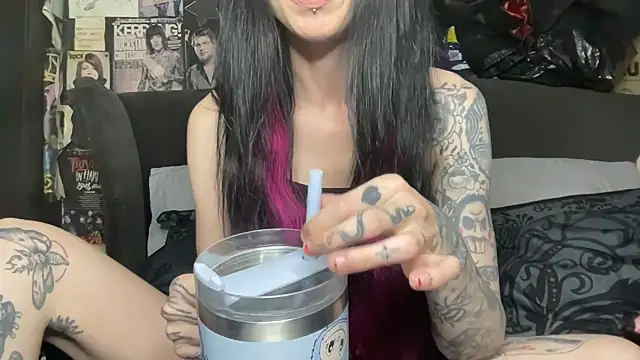 Snapshot of MissMidnightUK chatting on 5, 6, 2026 MissMidnightUK online show from 5, 6, 2026