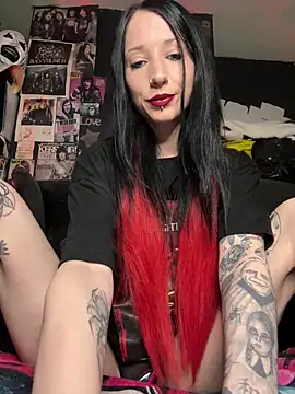 Snapshot of MissMidnightUK chatting on 12, 5, 2026 MissMidnightUK online show from 12, 5, 2026