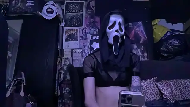 MissMidnightUK online show from 31, 10, 2025