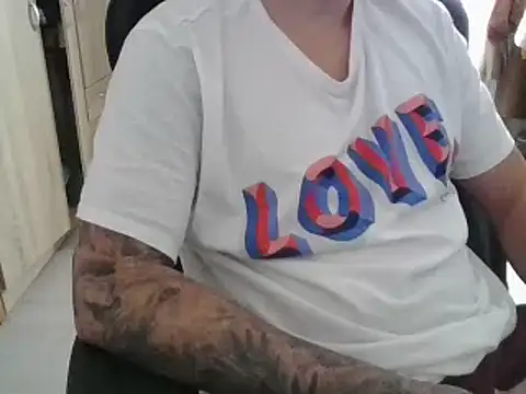 Snapshot of realityyshowww chatting on 14, 10, 2025 realityyshowww online show from 14, 10, 2025