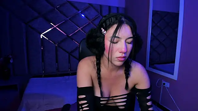 Poly Sasha  online show from 4, 12, 2025