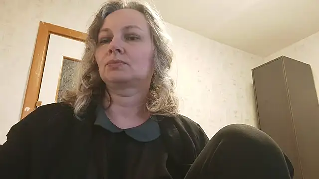 Snapshot of EdithManning chatting on 5, 5, 2026 EdithManning online show from 5, 5, 2026