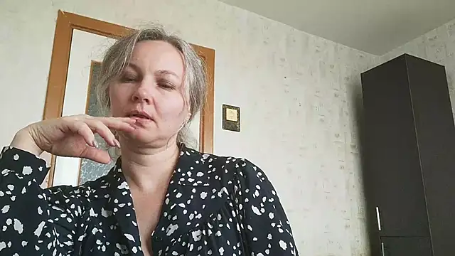 Snapshot of EdithManning chatting on 19, 5, 2026 EdithManning online show from 19, 5, 2026