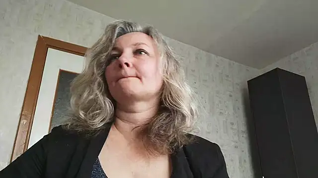 Snapshot of EdithManning chatting on 2, 6, 2026 EdithManning online show from 2, 6, 2026