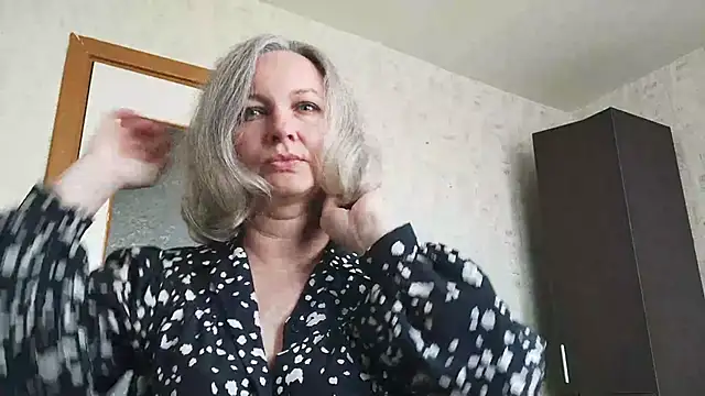 Snapshot of EdithManning chatting on 21, 5, 2026 EdithManning online show from 21, 5, 2026