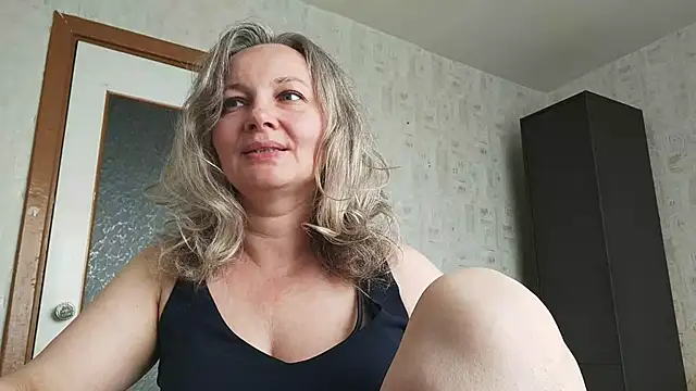 Snapshot of EdithManning chatting on 6, 6, 2026 EdithManning online show from 6, 6, 2026