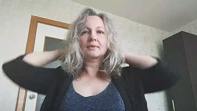 Snapshot of EdithManning chatting on 1, 6, 2026 EdithManning online show from 1, 6, 2026