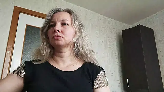 Snapshot of EdithManning chatting on 25, 5, 2026 EdithManning online show from 25, 5, 2026