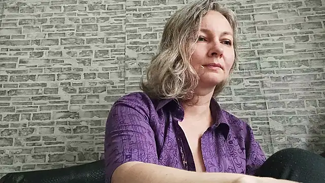 EdithManning online show from 10, 11, 2025