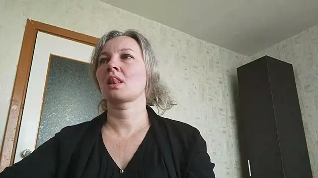 Snapshot of EdithManning chatting on 16, 5, 2026 EdithManning online show from 16, 5, 2026