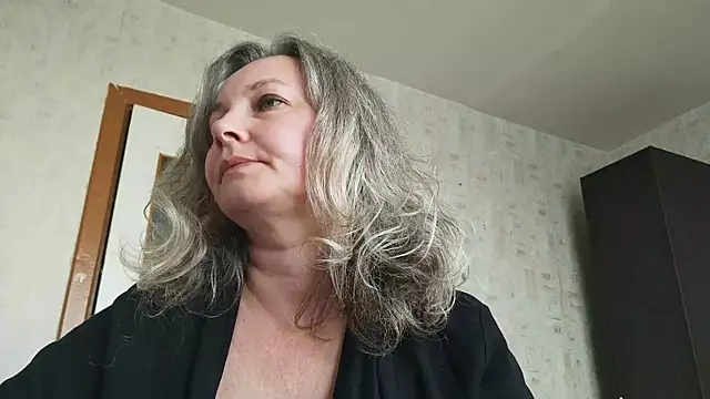 Snapshot of EdithManning chatting on 5, 6, 2026 EdithManning online show from 5, 6, 2026