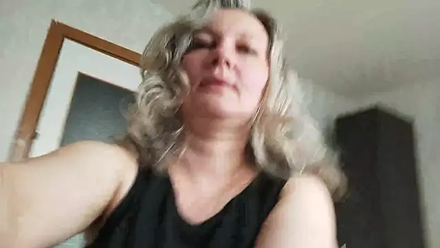 Snapshot of EdithManning chatting on 13, 5, 2026 EdithManning online show from 13, 5, 2026