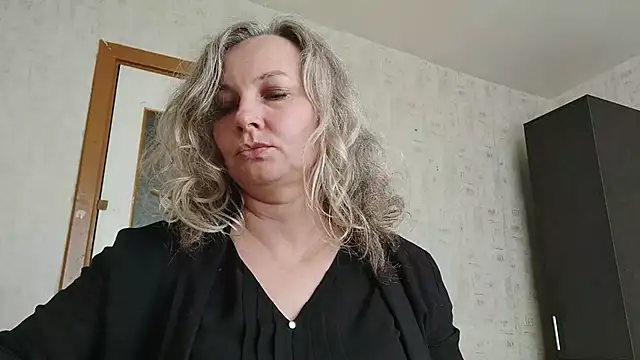 Snapshot of EdithManning chatting on 11, 5, 2026 EdithManning online show from 11, 5, 2026
