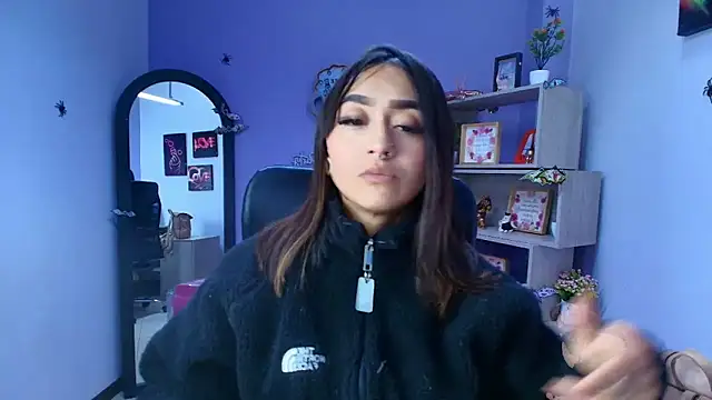 Miaa Thopmson online show from 13, 11, 2025