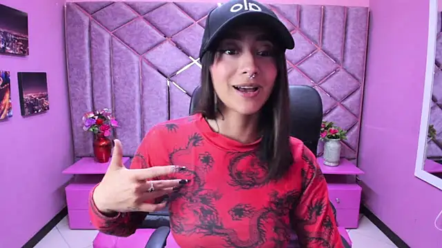 Snapshot of Miaa_Thopmson chatting on 5, 12, 2025 Miaa Thopmson online show from 5, 12, 2025