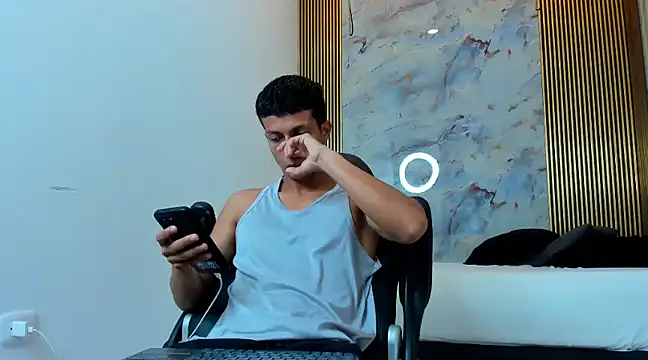 Snapshot of wolf_james123 chatting on 18, 12, 2024 wolf james123 online show from 18, 12, 2024