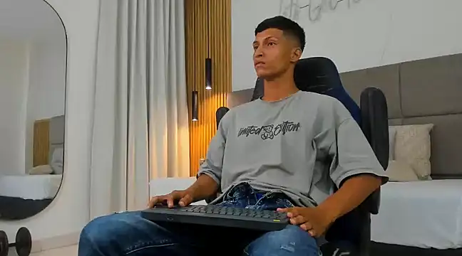 Snapshot of wolf_james123 chatting on 4, 2, 2025 wolf james123 online show from 4, 2, 2025