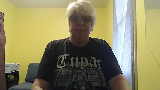 Snapshot of canadiancougar1965 chatting on 29, 11, 2025 canadiancougar1965 online show from 29, 11, 2025