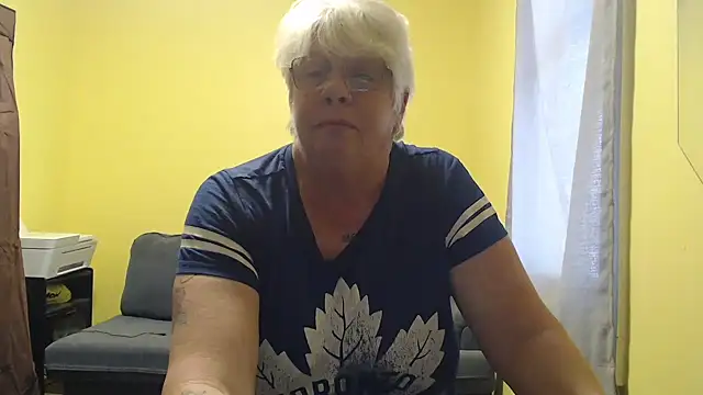 Snapshot of canadiancougar1965 chatting on 30, 11, 2025 canadiancougar1965 online show from 30, 11, 2025