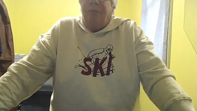 Snapshot of canadiancougar1965 chatting on 15, 11, 2025 canadiancougar1965 online show from 15, 11, 2025