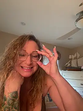 Aleesa milfxo online show from 1, 1, 2025
