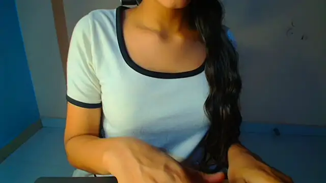 Snapshot of Chandani-Love chatting on 1, 5, 2026 Chandani-Love online show from 1, 5, 2026