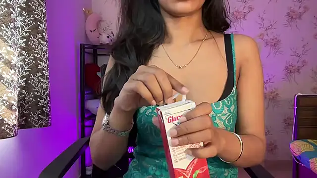 Snappy girl online show from 23, 3, 2026