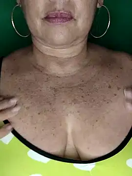 Snapshot of Kasandra_Ho chatting on 11, 11, 2025 Kasandra Ho online show from 11, 11, 2025