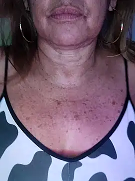 Kasandra Ho online show from 6, 3, 2026