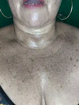 Snapshot of Kasandra_Ho chatting on 2, 11, 2025 Kasandra Ho online show from 2, 11, 2025