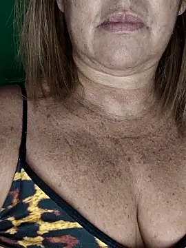 Snapshot of Kasandra_Ho chatting on 3, 10, 2025 Kasandra Ho online show from 3, 10, 2025