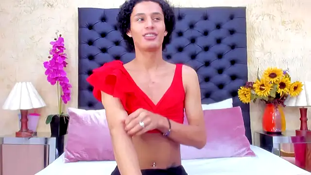 NahomiWhitel online show from 18, 10, 2025