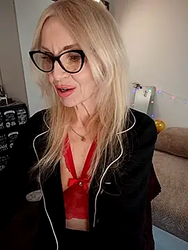 Mila Lovi online show from 20, 4, 2026