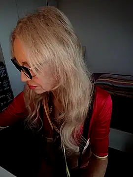 Mila Lovi online show from 17, 11, 2025