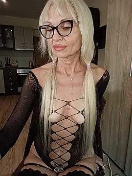Snapshot of Mila_Lovi chatting on 23, 7, 2026 Mila Lovi online show from 23, 7, 2026